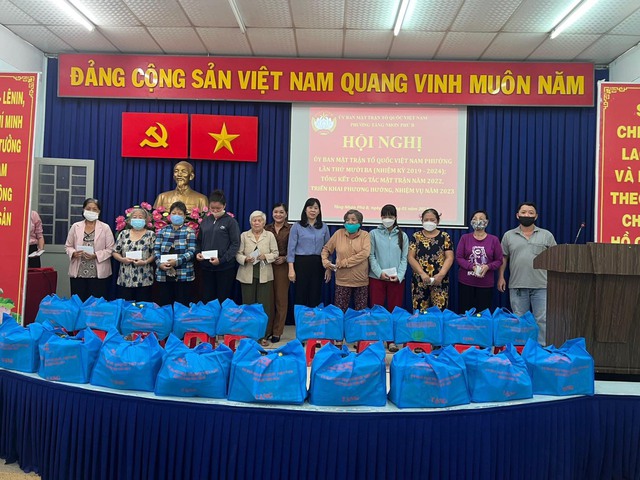 TP. Thủ Đức: Tổ chức Tổng kết công tác Mặt trận năm 2022 và trao quà Tết cho hộ nghèo Xuân Quý Mão 2023 tại phường Tăng Nhơn Phú B - Ảnh 1.