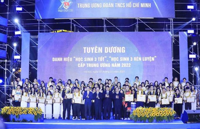 Kỷ niệm 73 năm Ngày truyền thống học sinh, sinh viên Việt Nam - Ảnh 1.