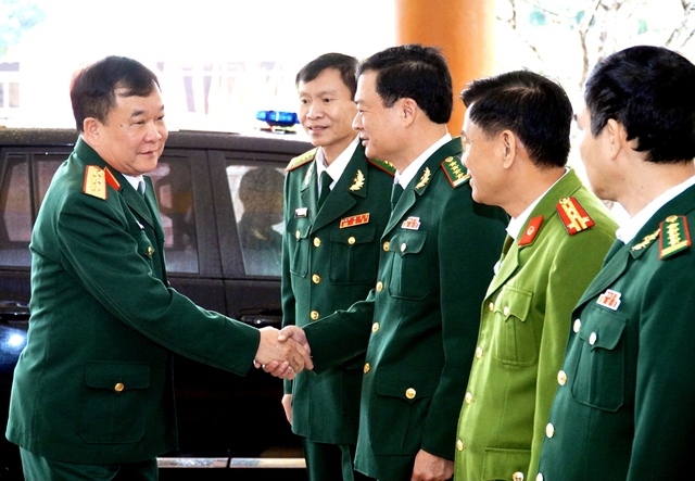 Thứ trưởng Hoàng Xuân Chiến và Đoàn công tác kiểm tra, thăm, chúc Tết cán bộ, chiến sĩ LLVT tỉnh Thừa Thiên Huế - Ảnh 1.