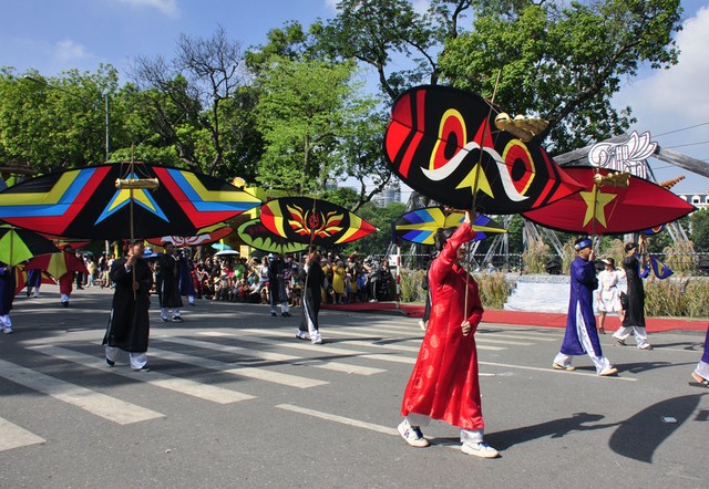 Lung linh sắc màu Carnaval Thu Hà Nội - Ảnh 3.