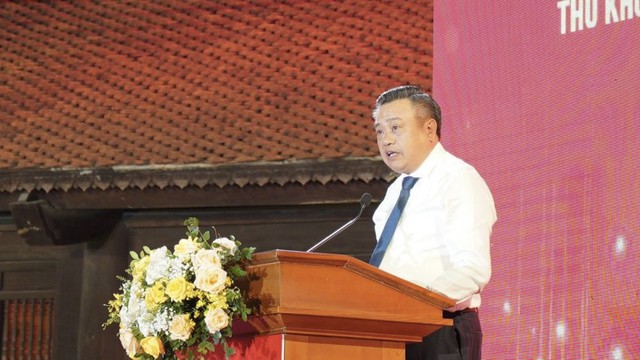 Hà Nội tuyên dương 96 thủ khoa xuất sắc - Ảnh 2.