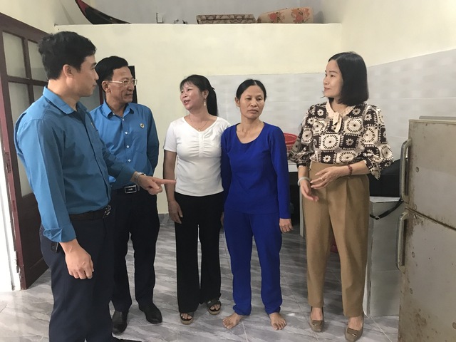 Thái Bình: Công đoàn huyện Thái Thụy tổ chức trao 100 triệu đồng hỗ trợ đoàn viên xây nhà - Ảnh 3.