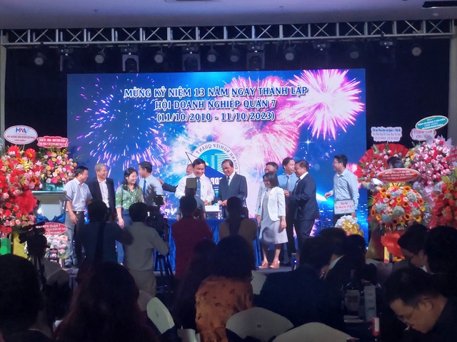 TP.HCM: Hội Doanh nghiệp quận 7 kỷ niệm 13 năm ngày thành lập - Ảnh 3. TP.HCM: Hội Doanh nghiệp quận 7 kỷ niệm 13 năm ngày thành lập - Ảnh 3.