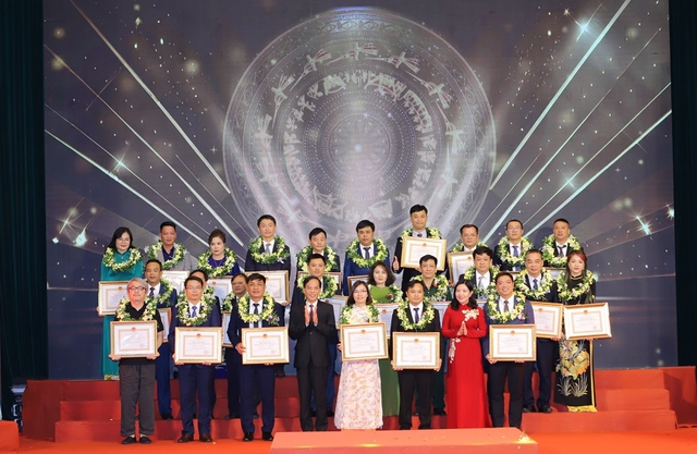 Thanh Hóa: Tổ chức lễ tôn vinh doanh nghiệp, doanh nhân tiêu biểu tỉnh năm 2023 - Ảnh 3.
