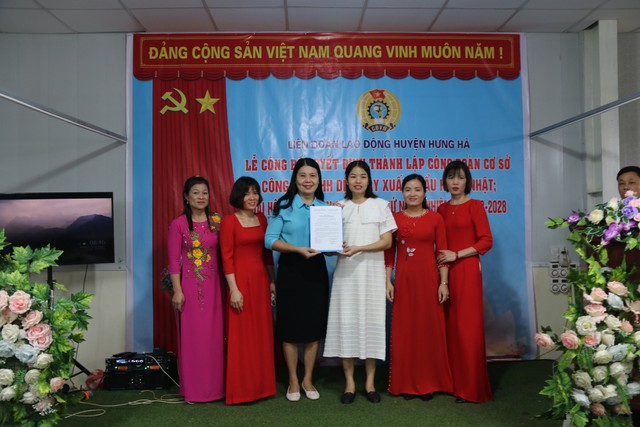 Thái Bình: Công đoàn huyện Hưng Hà thành lập 02 công đoàn cơ sở mới - Ảnh 2.