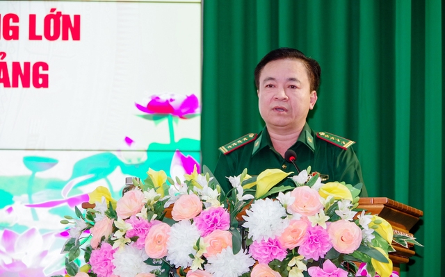 Đại tá Nguyễn Trìu Mến - Bí thư Đảng ủy, Chính ủy BĐBP tỉnh Sóc Trăng phát biểu kết luận hội nghị.