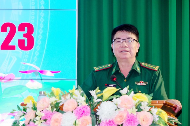 Đại tá Lê Văn Anh, Phó Chính ủy BĐBP tỉnh phát biểu khai mạc lớp tập huấn.