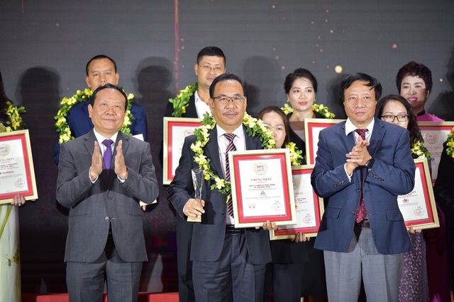 VISSAN đạt danh hiệu Top 10 công ty thực phẩm uy tín & Top 500 doanh nghiệp lợi nhuận tốt nhất Việt Nam năm 2023 - Ảnh 3.