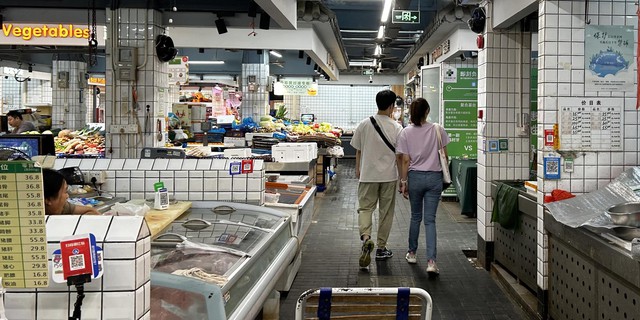 Chợ truyền thống hấp dẫn giới trẻ Trung Quốc - Ảnh 1.