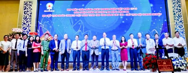 TP.Hồ Chí Minh: Chủ tịch Hội Doanh nghiệp quận 11 nhận Huân chương Lao động  hạng 3  - Ảnh 3.