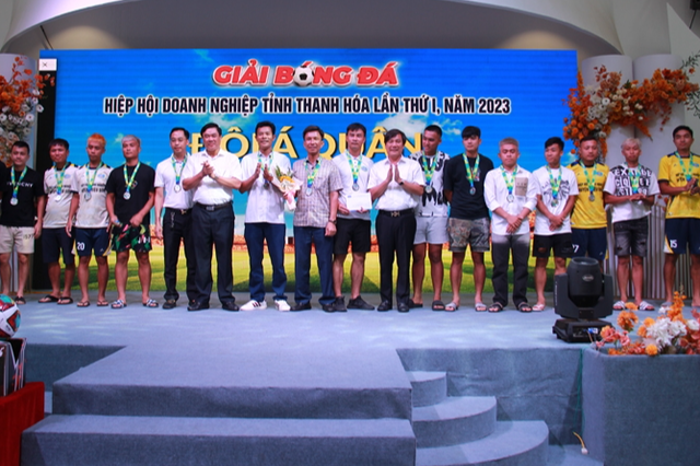 Giải bóng đá Hiệp hội Doanh nghiệp tỉnh Thanh Hóa 2023 đã tìm ra đội vô địch   - Ảnh 4.