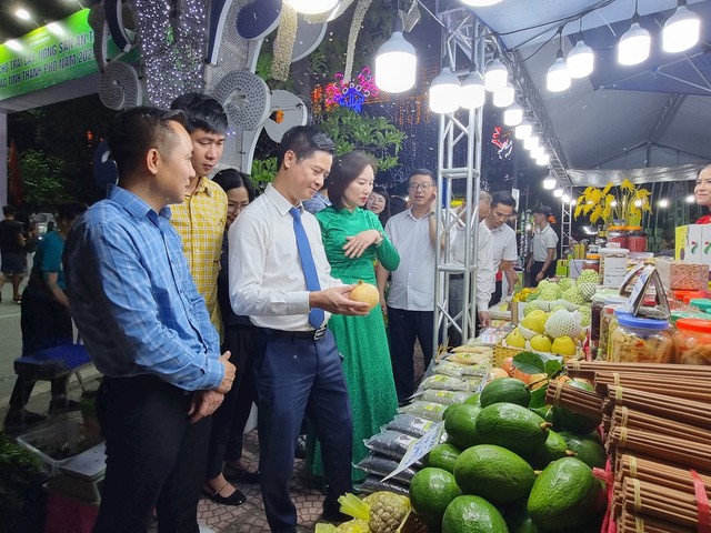 Hà Nội: Khai mạc Hội chợ trái cây, nông sản an toàn các tỉnh, thành phố năm 2023  - Ảnh 1.