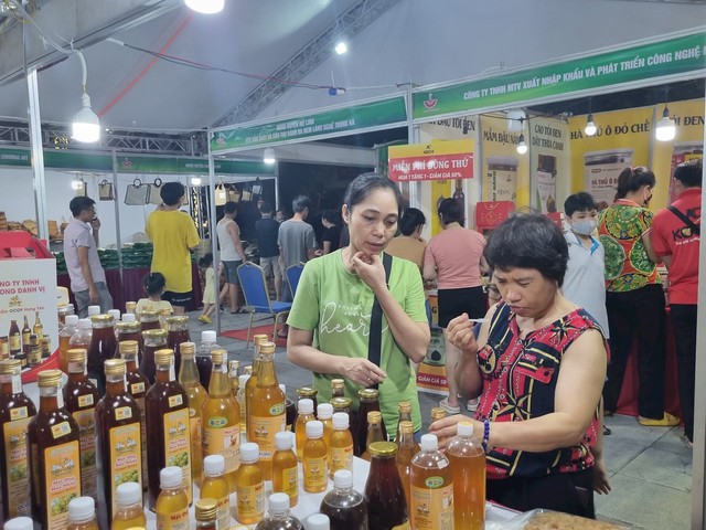 Hà Nội: Khai mạc Hội chợ trái cây, nông sản an toàn các tỉnh, thành phố năm 2023  - Ảnh 2.
