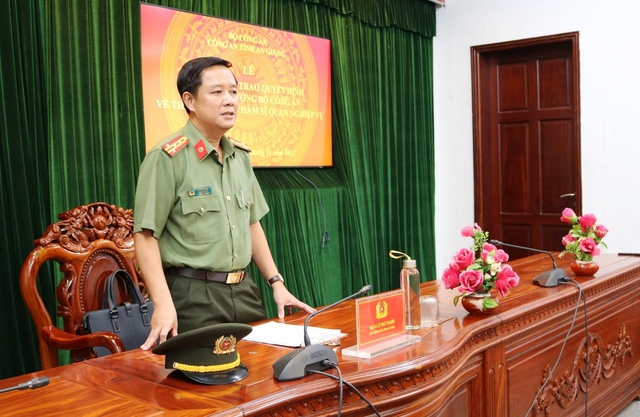 Đại tá Lê Phú Thạnh - Phó Bí thư Đảng ủy, Phó Giám đốc Công an tỉnh An Giang phát biểu tại buổi Lễ.