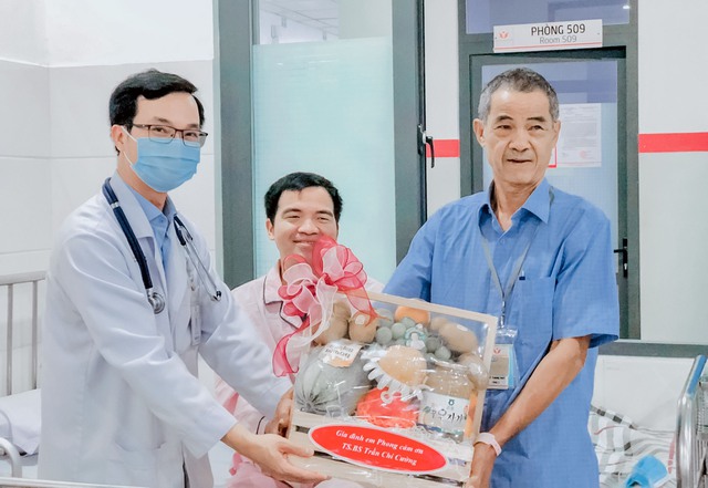 Người nhà bệnh nhân gửi lời cảm ơn đến Ban Giám đốc Bệnh viện Đa khoa Quốc tế S.I.S Cần Thơ, Bác sĩ Trần Chí Cường, cũng như toàn thể y, bác sĩ bệnh viện.