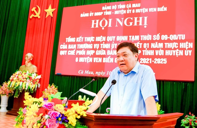 Phó Bí thư Thường trực Tỉnh ủy Cà Mau Phạm Thành Ngại phát biểu chỉ đạo tại Hội nghị.