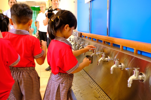 Roche Việt Nam và VinaCapital Foundation chung tay mang nước sạch đến trẻ em Đắk Lắk- Ảnh 4.