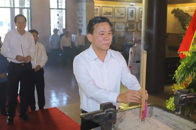 Thanh Hóa: Thủ tướng Phạm Minh Chính dâng hương tại Khu Văn hóa tưởng niệm Chủ tịch Hồ Chí Minh- Ảnh 3.