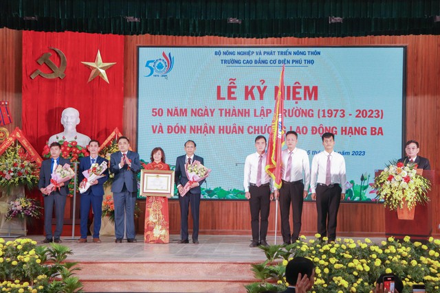 Trường Cao đẳng Cơ điện Phú Thọ kỷ niệm 50 năm thành lập- Ảnh 1.