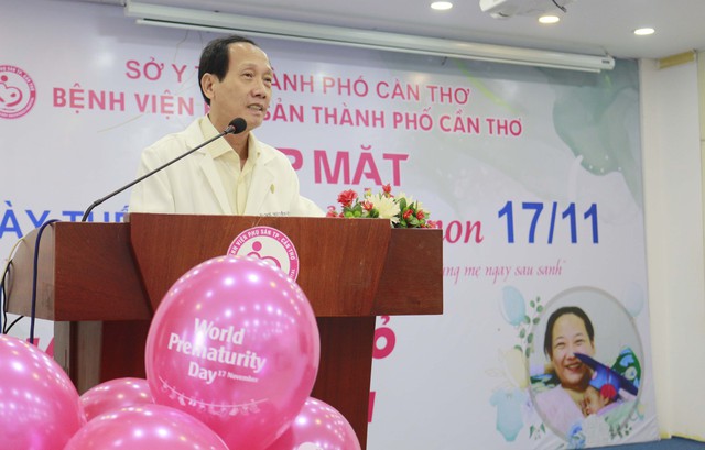 BSCKII Nguyễn Hữu Dự - Giám đốc Bệnh viện TP. Cần Thơ phát biểu tại buổi họp mặt.