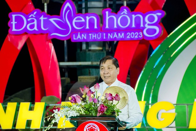 Ông Lê Thành Công - Trưởng ban Dân vận Tỉnh uỷ, Chủ tịch Uỷ ban MTTQ tỉnh Đồng Tháp phát biểu khai mạc Ngày hội Hội quán lần thứ I năm 2023.