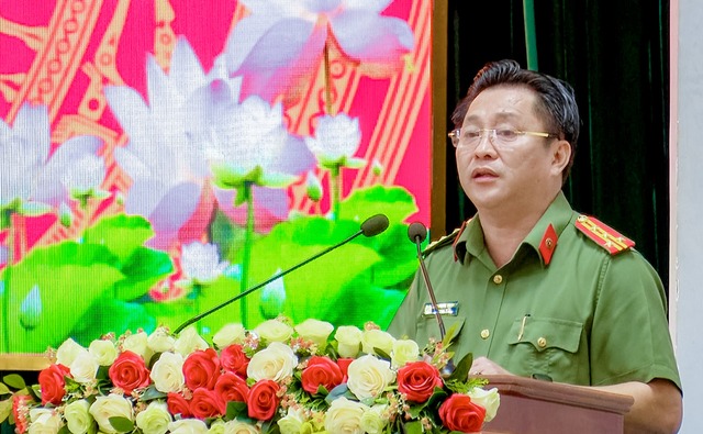 Đại tá Lâm Phước Nguyên, Bí thư Đảng ủy, Giám đốc Công an tỉnh phát biểu tại buổi Lễ.