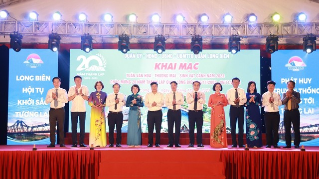 Khai mạc Tuần Văn hóa – Thương mại – Sinh vật cảnh chào mừng 20 năm thành lập quận Long Biên - Ảnh 1.
