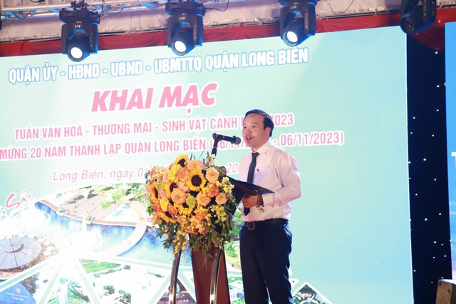 Khai mạc Tuần Văn hóa – Thương mại – Sinh vật cảnh chào mừng 20 năm thành lập quận Long Biên - Ảnh 2.