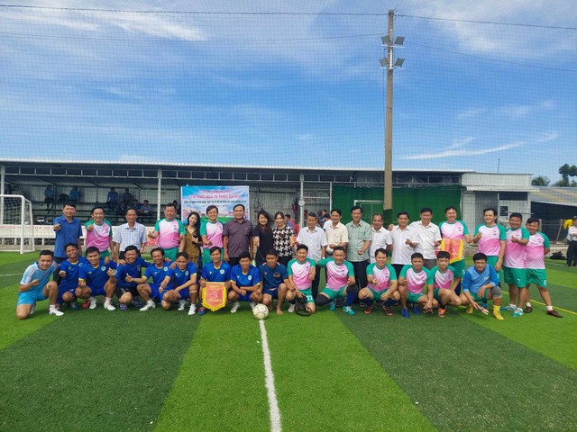 CLB Doanh nhân Đồng Tháp về quê hương giao hữu bóng đá từ thiện- Ảnh 6.
