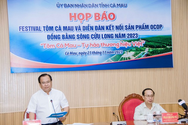 Ông Nguyễn Minh Luân Phó Chủ tịch UBND tỉnh Cà Mau phát biểu kết luận tại họp báo.