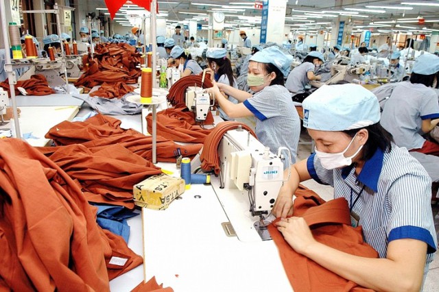 Xuất khẩu dệt may dự kiến về đích với 40,3 tỷ USD- Ảnh 1.