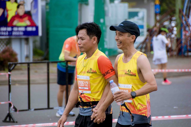Trên 6.000 VĐV tham gia giải Marathon - Cà Mau 2023- Ảnh 17.
