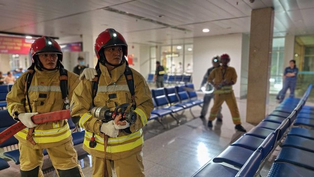 Cảng HKQT Tân Sơn Nhất: Thực tập phương án chữa cháy và cứu nạn, cứu hộ- Ảnh 3.