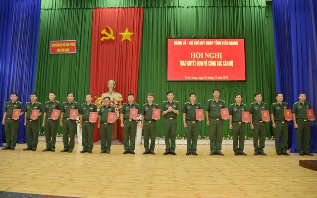 Đảng ủy BĐBP tỉnh Kiên Giang trao quyết định bổ nhiệm cán bộ - Ảnh 1.