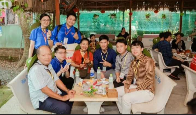 Sinh viên Lào - Campuchia: Tham gia hành trình về nguồn tại căn cứ Khu ủy Sài Gòn - Gia Định- Ảnh 3.