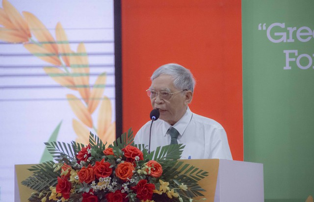 PGS.TS Bùi Bá Bổng, nguyên Thứ trưởng Bộ NN&PTNT, Chủ tịch Hiệp hội Ngành hàng lúa gạo Việt Nam chia sẻ tại Hội thảo.