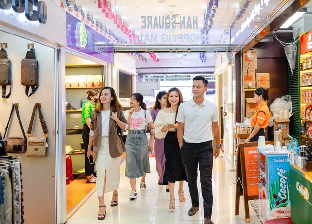 Độc đáo tổ hợp 150 gian hàng thu hút du khách Hàn Quốc ngay khu vực Chợ Hàn Đà Nẵng- Ảnh 6.