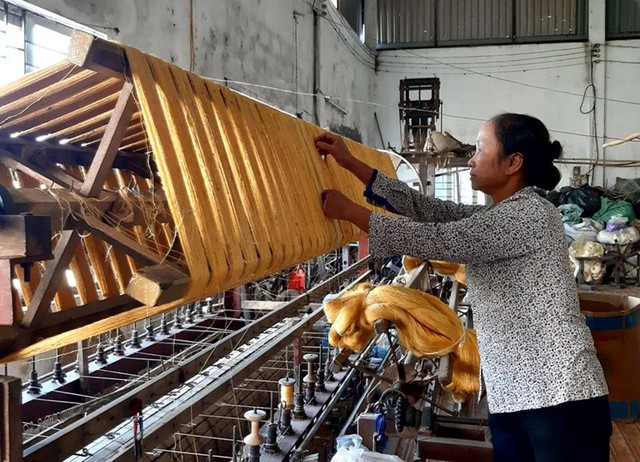 Hà Nội: Lưu giữ và phát huy tinh hoa, thế mạnh làng nghề dệt truyền thống Phùng Xá- Ảnh 1.