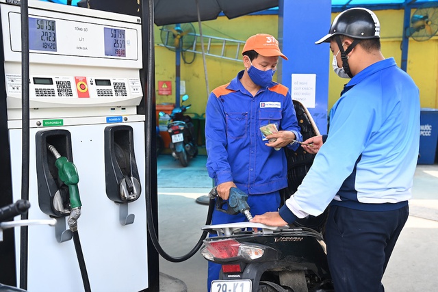 Cửa hàng xăng dầu phải xuất hóa đơn điện tử mỗi lần bán trong tháng 12- Ảnh 1.