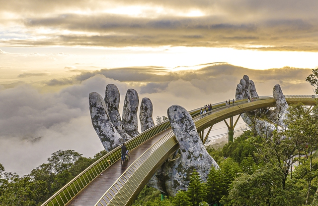 Cầu Vàng trở thành một biểu tượng của du lịch Đà Nẵng trong con mắt bạn bè quốc tế