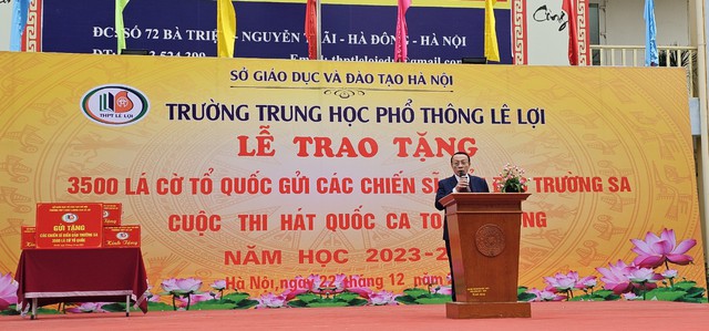 Hà Đông (Hà Nội): Trường THPT Lê Lợi trao tặng 3.500 lá Quốc kỳ cho các chiến sĩ hải đảo Trường Sa- Ảnh 1.