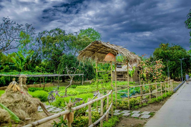 Cần Thơ Eco Farm với những khu vườn xanh mát để du khách được trải nghiệm làm nông dân. Tại đây du khách có thể trải nghiệm trồng rau sạch