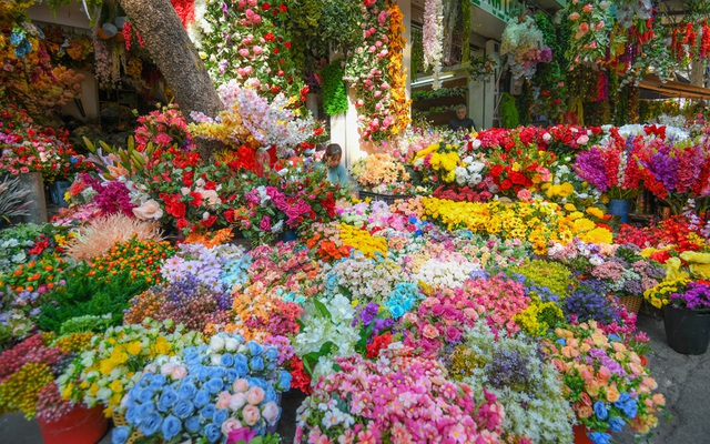 Hà Nội tổ chức 83 chợ hoa phục vụ Tết Nguyên đán Giáp Thìn 2024- Ảnh 1.