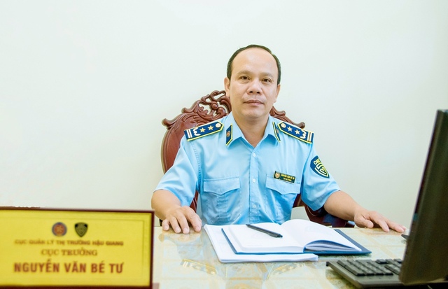 Cục trưởng Cục QLTT tỉnh Hậu Giang Nguyễn Văn Bé Tư.