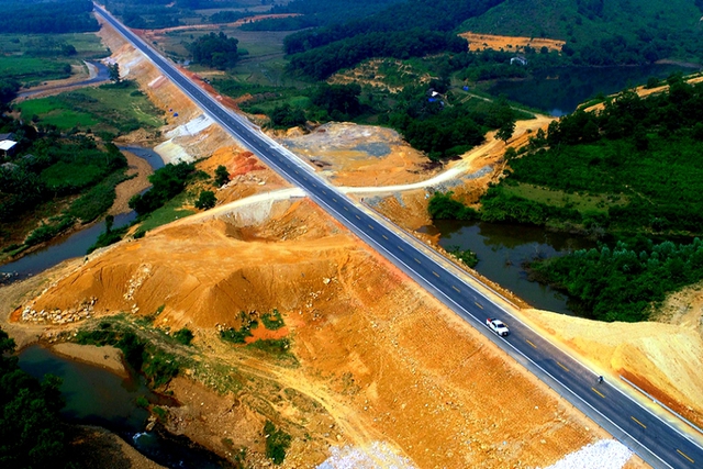 Đầu tư xây dựng cao tốc Hòa Bình - Mộc Châu dài 34 km, 2 làn xe- Ảnh 1.