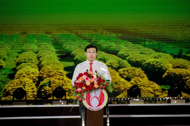 Bí thư Tỉnh ủy Đồng Tháp Lê Quốc Phong phát biểu khai mạc Festival Hoa - Kiểng Sa Đéc lần thứ I năm 2023.
