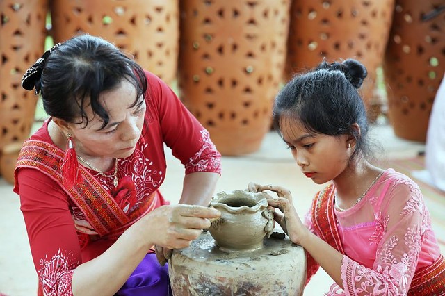 Di sản văn hóa sống và phát triển bền vững ở Việt Nam- Ảnh 3.