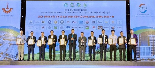 Hà Nội: Trao danh hiệu cho 66 cơ sở, công trình sử dụng năng lượng xanh- Ảnh 1.