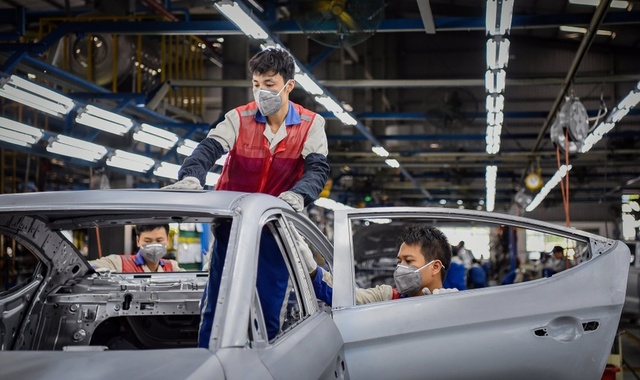 Rào cản nào khiến ngành công nghiệp ô tô Việt Nam chậm lại? - Ảnh 1.