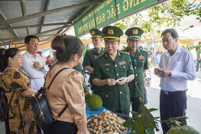 Tây Ninh: Ngày hội Biên phòng toàn dân năm 2023 với nhiều hoạt động ý nghĩa - Ảnh 4.